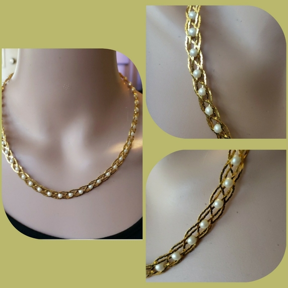 Avon Jewelry - Gold & pearl elegant necklace